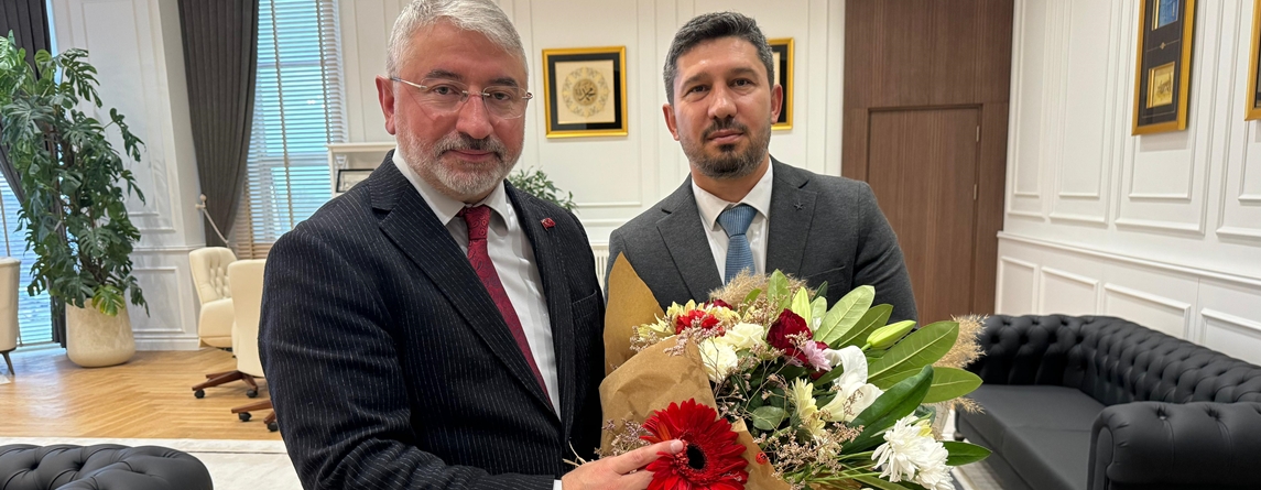 Gençler, Başkan Aşgın’ın öğretmenler gününü kutladı