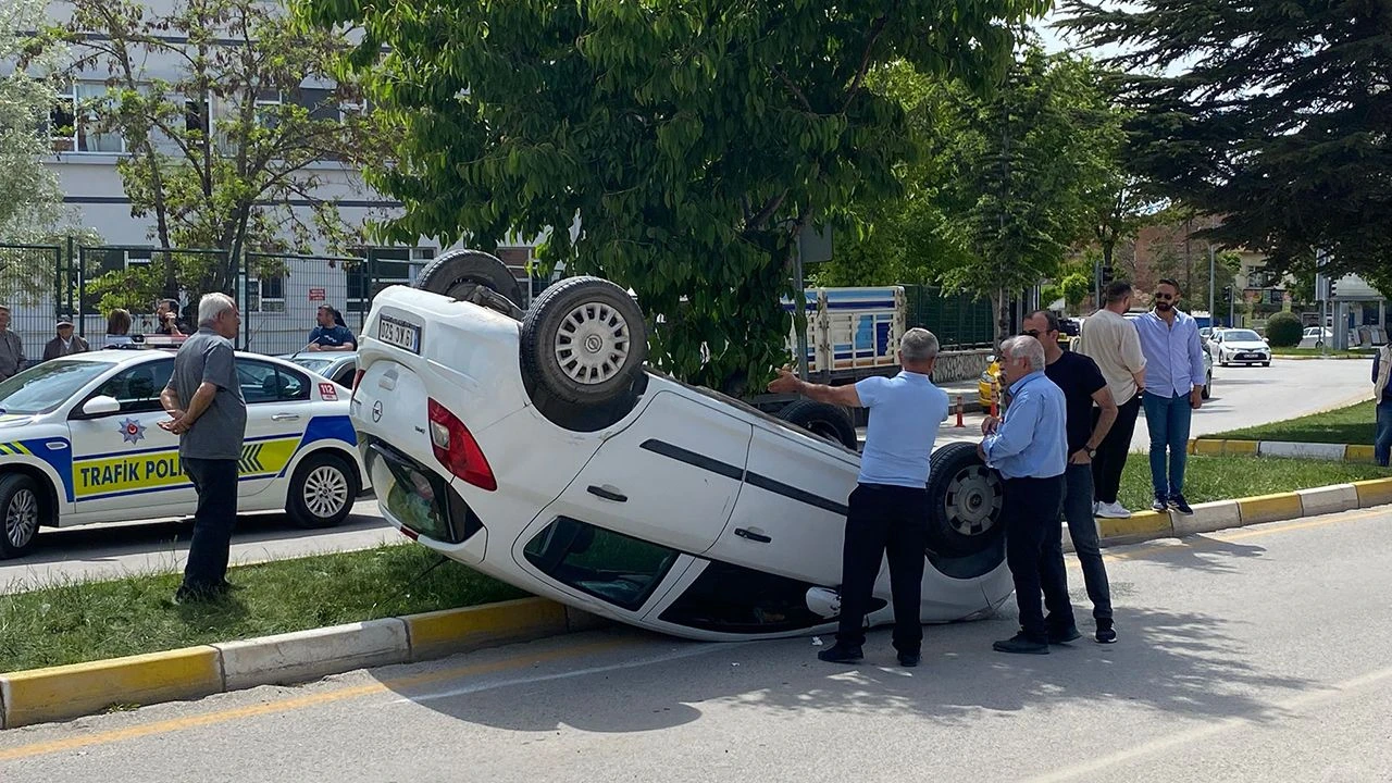 Araç takla attı, ortalık savaş alanına döndü