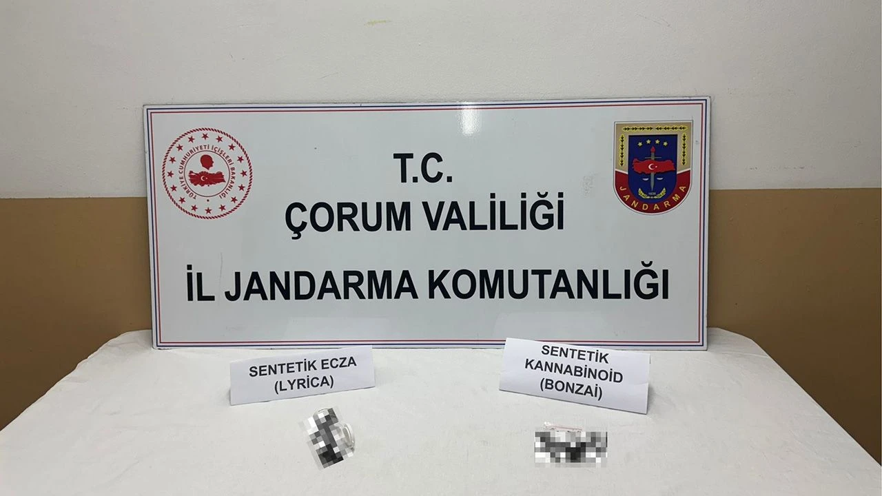 Çorum-Alaca yolunda şüpheli araç durduruldu: Uyuşturucu ele geçirildi